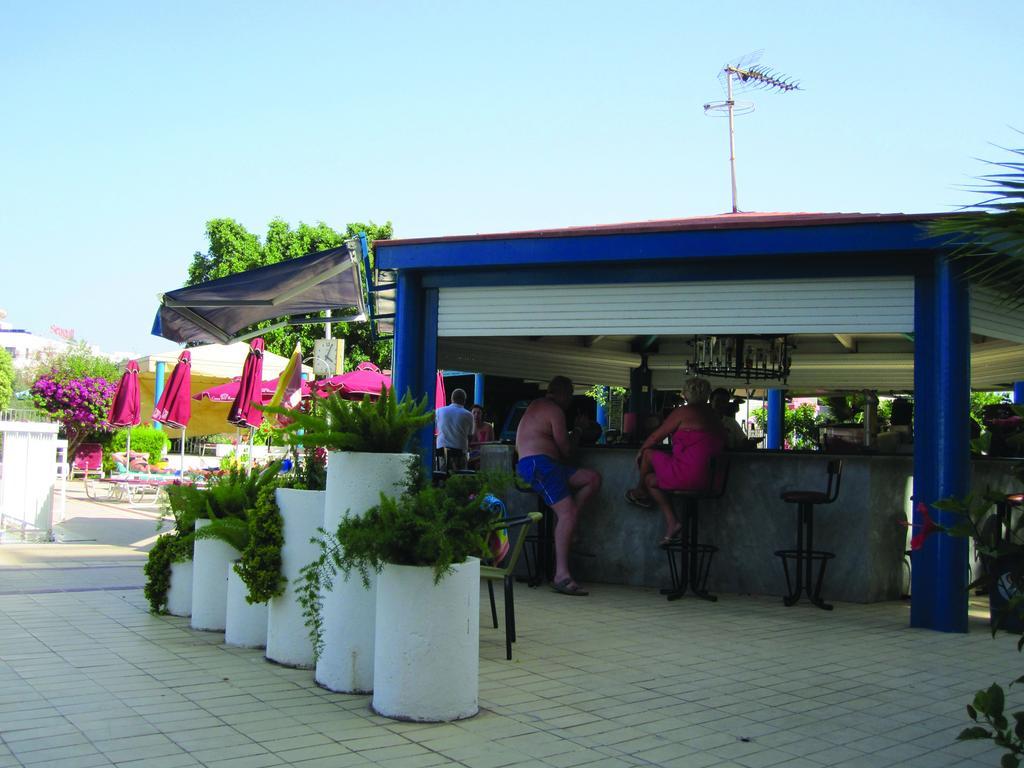 Crown Resorts Elamaris Protaras Buitenkant foto