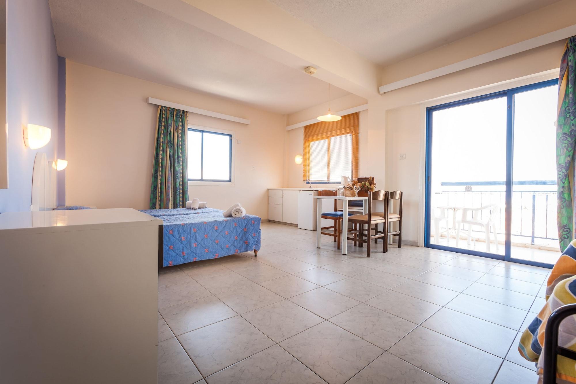 Crown Resorts Elamaris Protaras Buitenkant foto