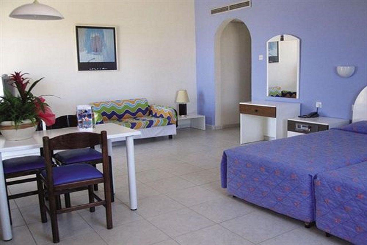 Crown Resorts Elamaris Protaras Buitenkant foto