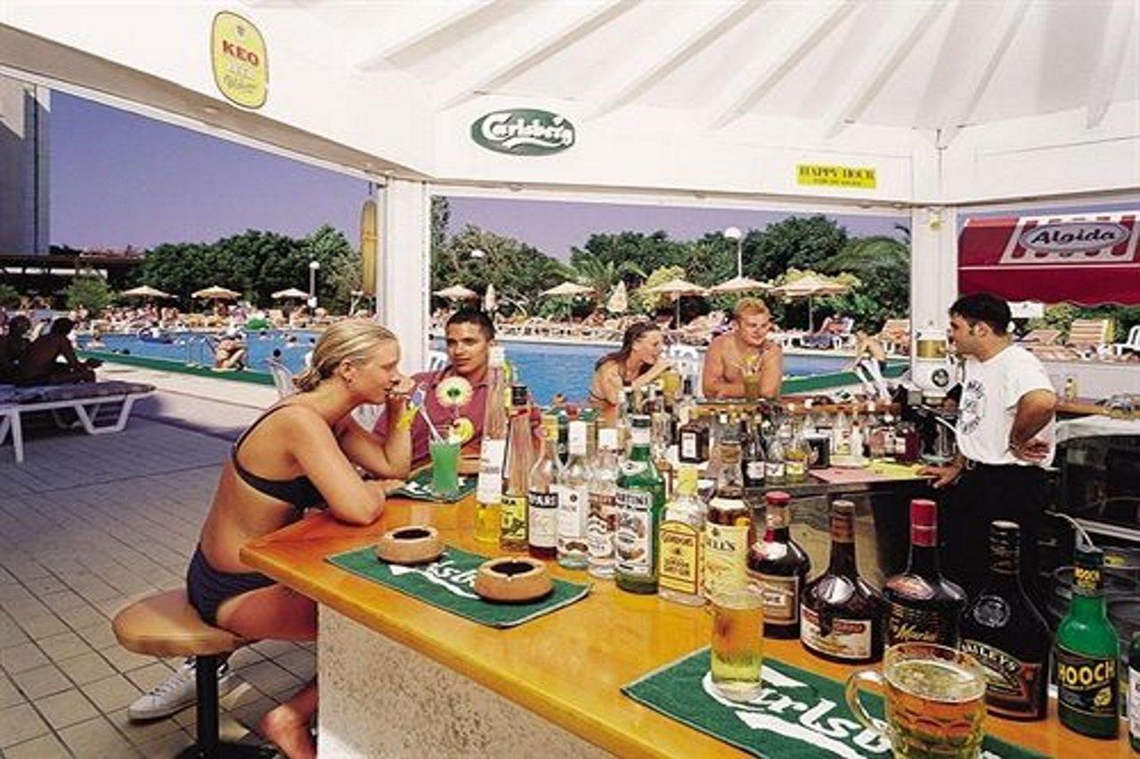 Crown Resorts Elamaris Protaras Buitenkant foto
