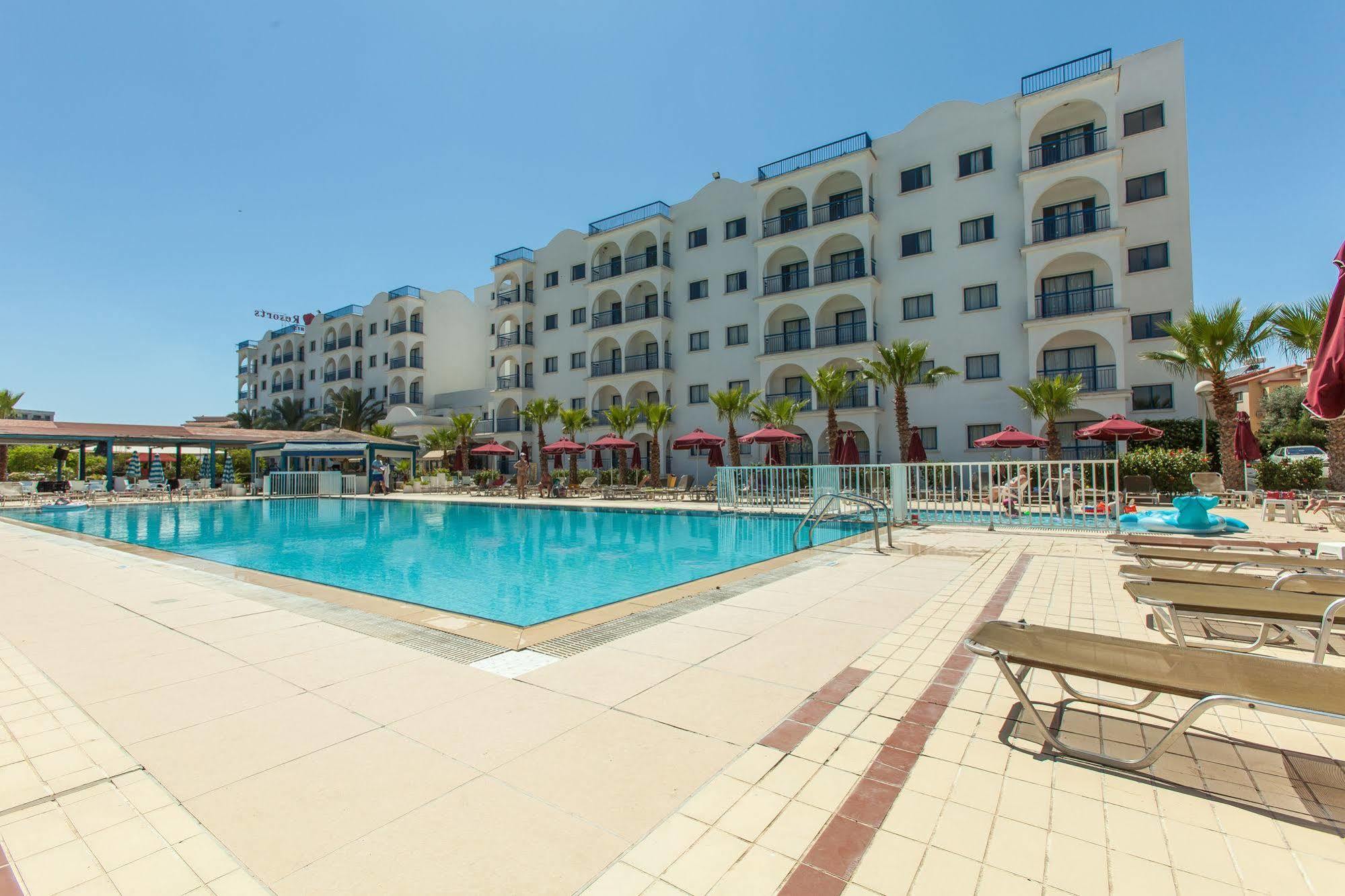 Crown Resorts Elamaris Protaras Buitenkant foto