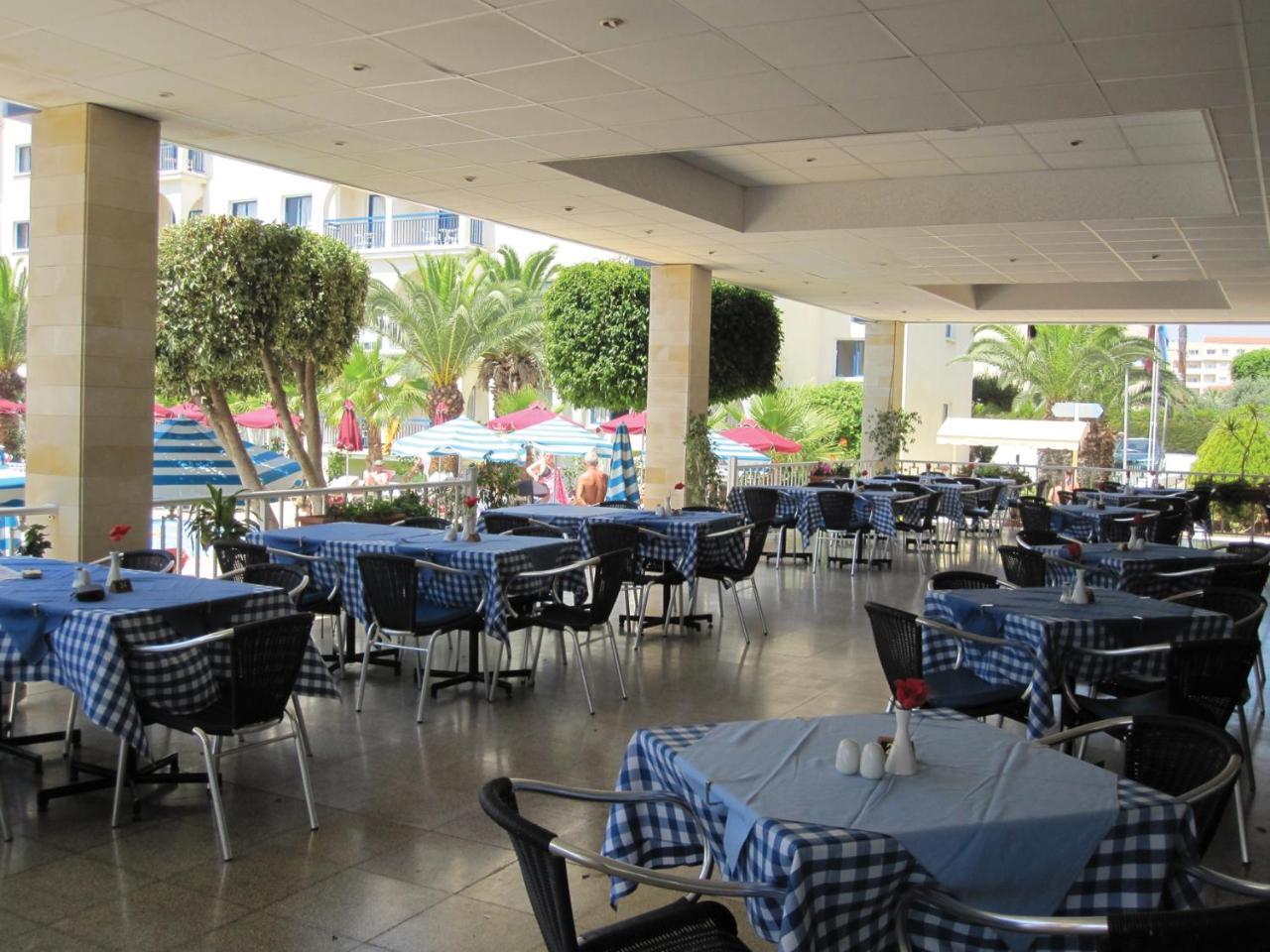 Crown Resorts Elamaris Protaras Buitenkant foto